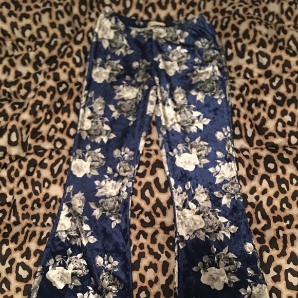 Blue flower bell bottoms women - Picture 4 of 6
